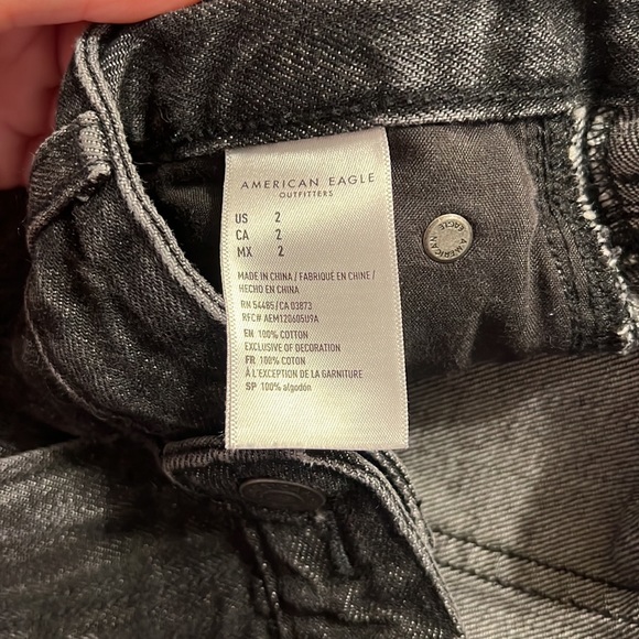 Black American Eagle Shorts Size 2 - Picture 3 of 3